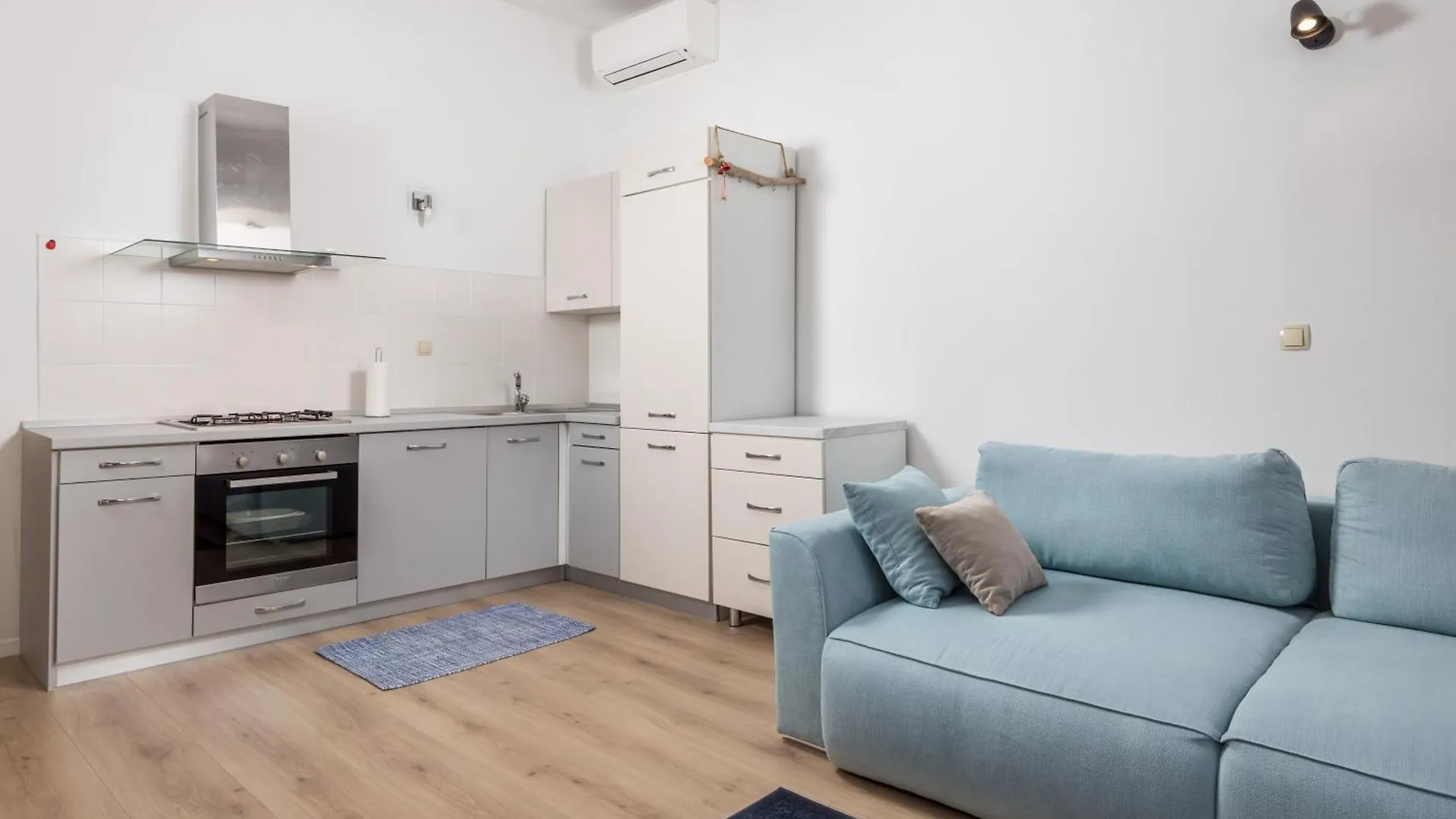 Apartment Issa, Opatija Center With Parking