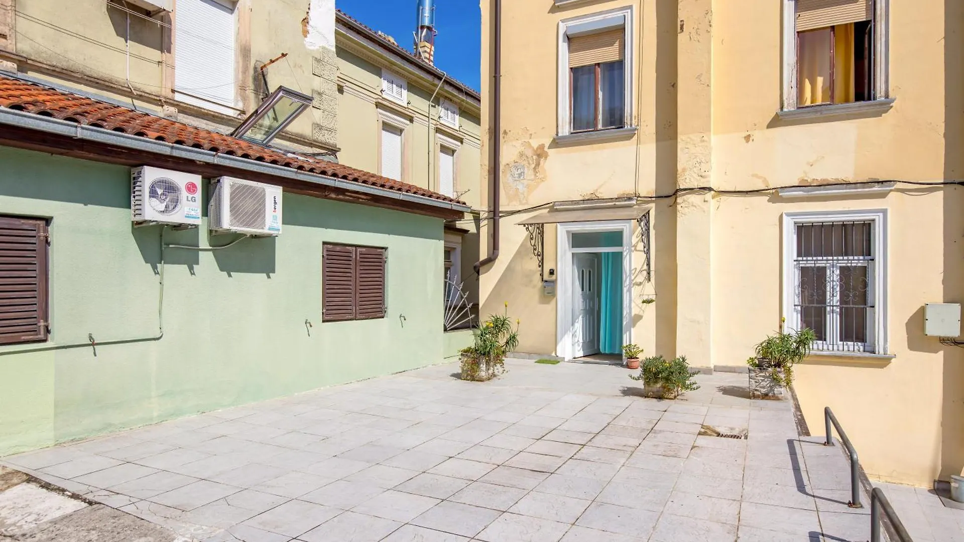 Apartment Issa, Opatija Center With Parking